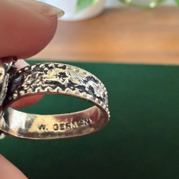 Gorgeous Vintage West Germany Blue Glass Cabochon Silver Tone Adjustable Ring - Picture 8 of 14